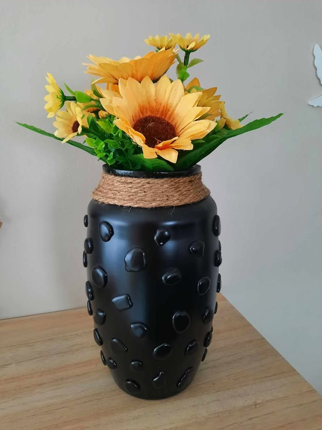 Vase noir effet gouttes