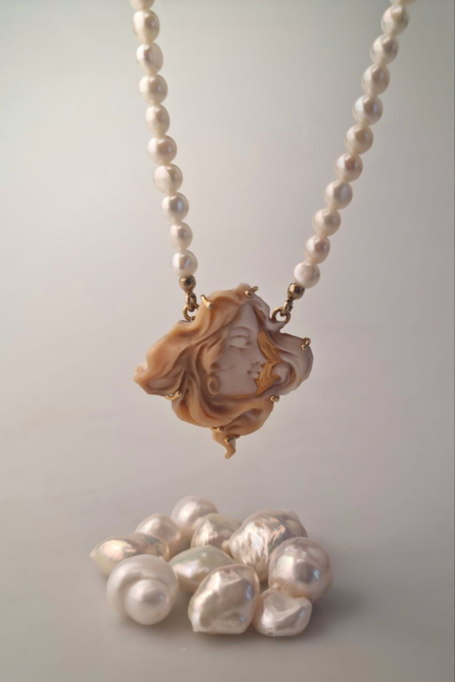 Collana Cammeo e perle Dama dell’Alba