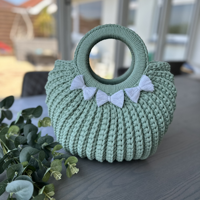 Olive shell bag, medium 