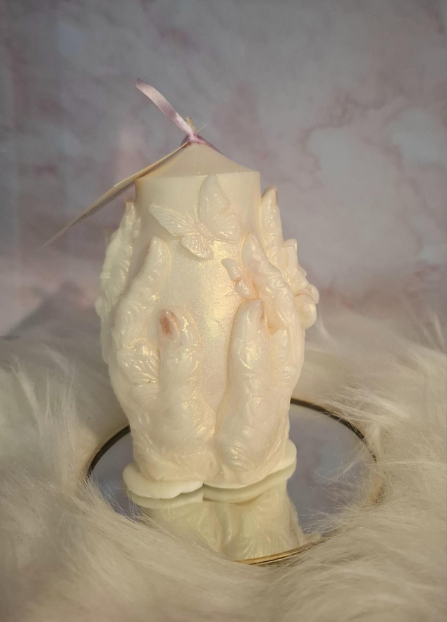 Bougie moulée main papillon parfumée Thé Chaï Latte