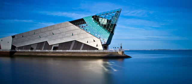 Lightbulb Club - Coach Trip to The Deep!