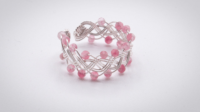 Bague ornée de tourmalines roses facettées