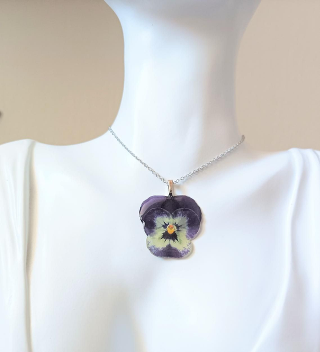 Collier les &quot;Pensées&quot;  