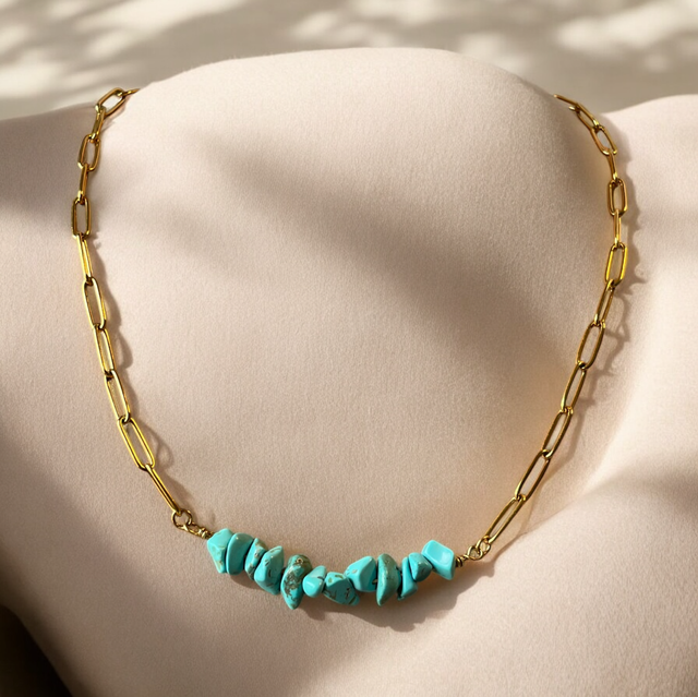 Choker chaîne maille rectangle et pierres turquoises 
