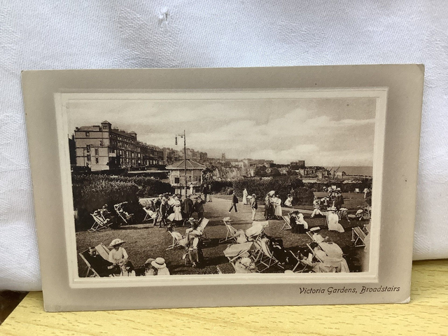 Broadstairs, Victoria Gardens, Kent, Valentine&#039;s Series Vintage Postcard. Our Ref No. R574 £2.50