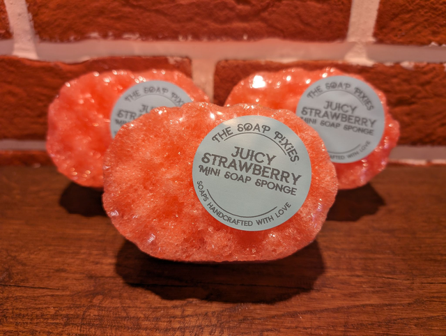 Juicy Strawberry Mini Soap Sponge (85g)
