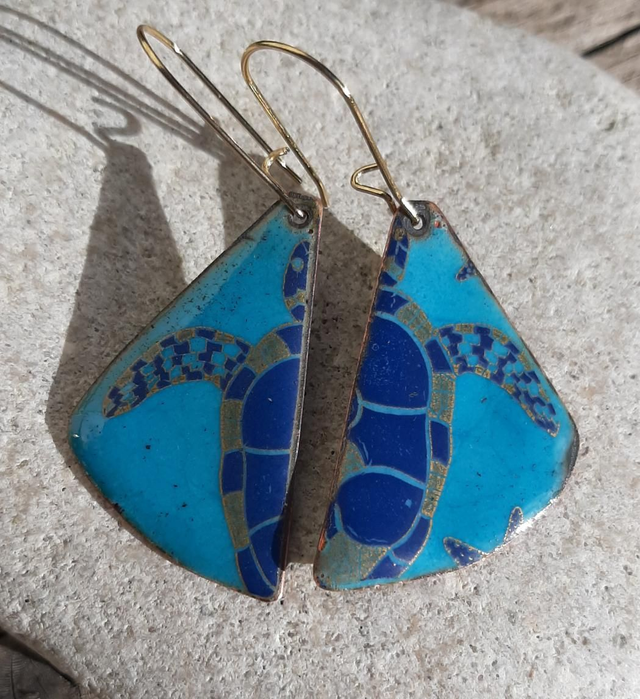 Boucles d&#039;Oreilles Demi Gingko Bleues &quot; Tortue &quot;