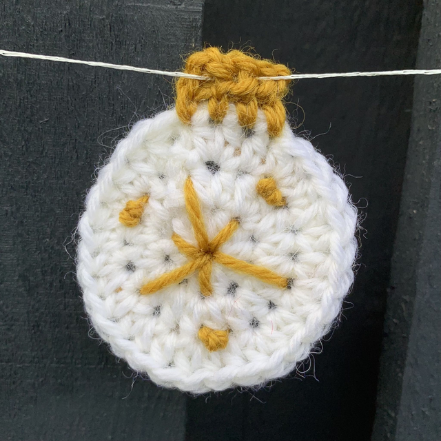 Crochet Kit: Christmas Bauble Bunting