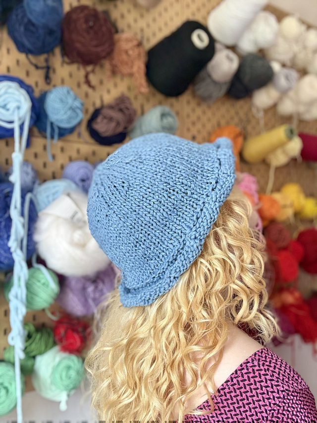 CHAPEAU BLEU