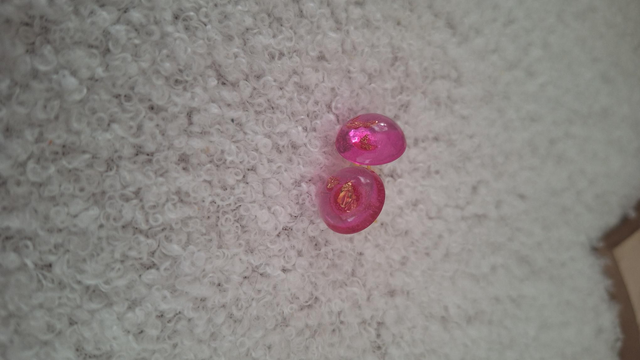 Puces rose et feuille d&#039;or 