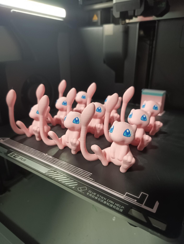 Figura de Mew - Pokémon 6 cm