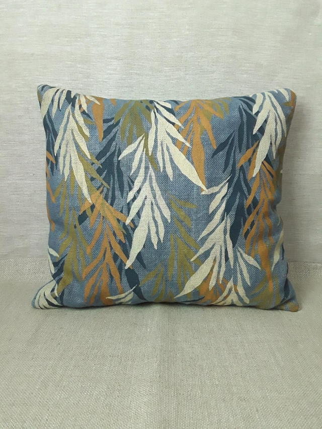 Coussin en lin teinté à l'indigo