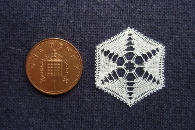 Handmade Lace Mat (Design H1)