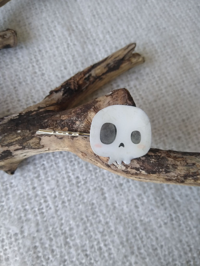 Barrette Skull