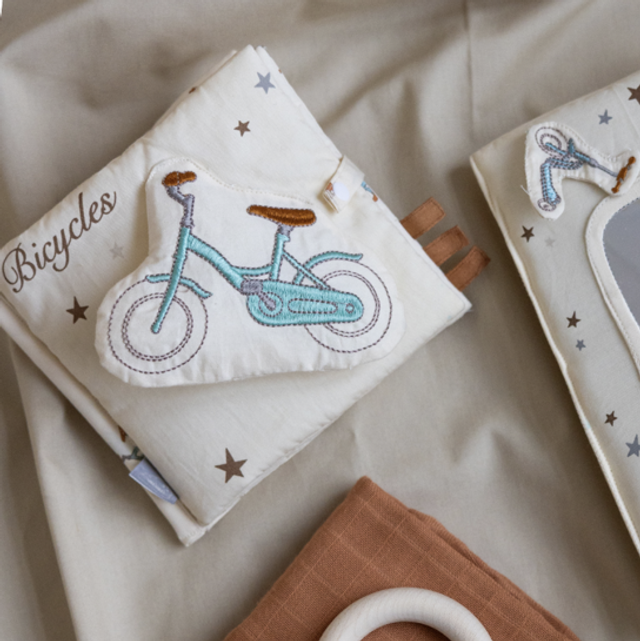 Cam Cam - activity book bicycles 
