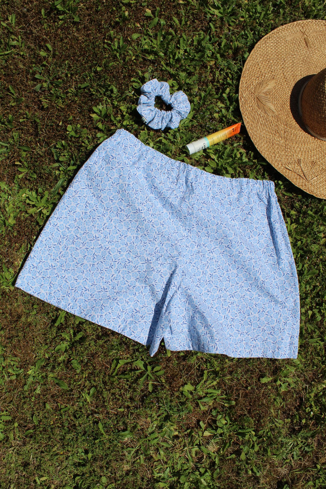 Short upcyclé fleurs bleues - Taille 1