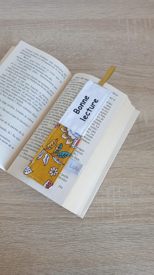 Marque pages bonne lecture jaune