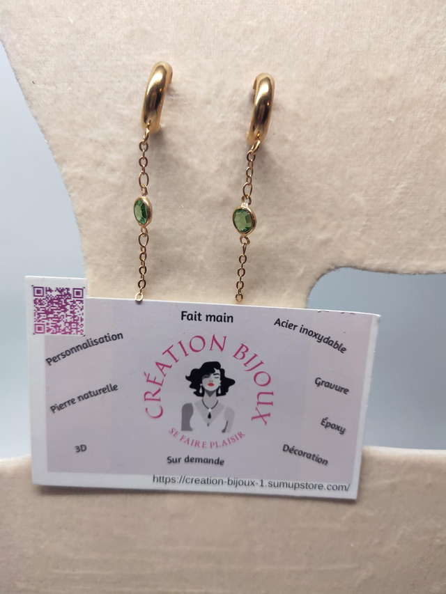 Boucle d'oreille créole perle vert 