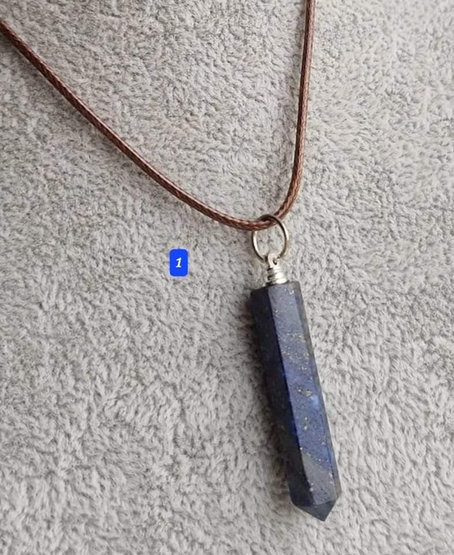 Lapis lazuli pointe avec cordon