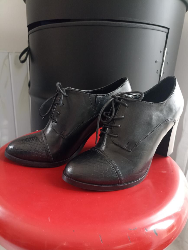 Bottines courtes noires cuir extérieur intérieur taille 38