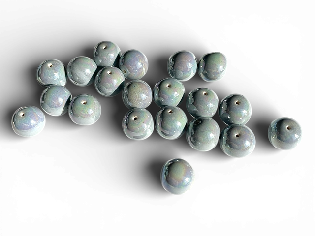 Perle de faïence bleu/gris nacrée, semi-ronde, 0,8-0,9 mm x 1 pc