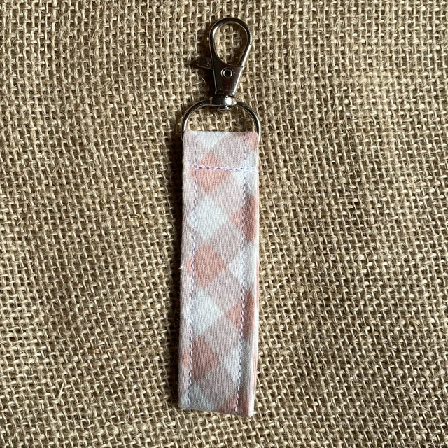 Porte clés imprimer rose à carreaux 