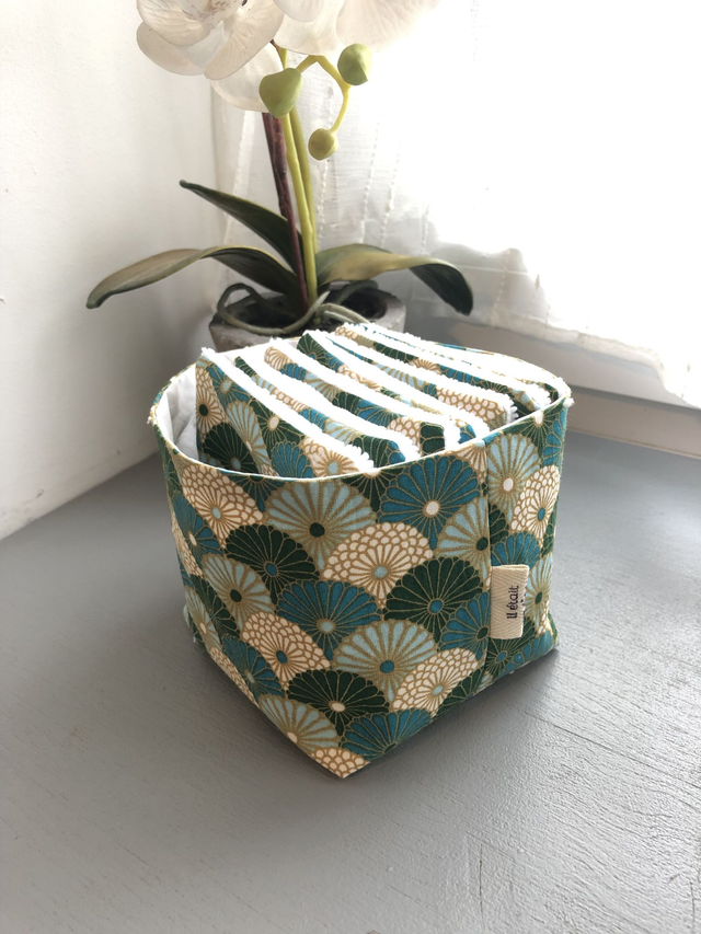 Lingettes démaquillantes avec panier