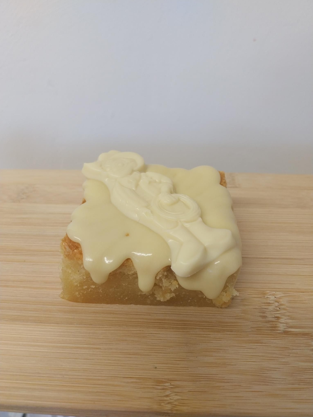 Milkybar Blondie 