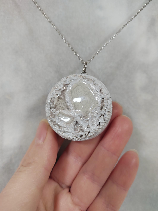 Echoes of the wild 7 - White and beige textured pendant with chain