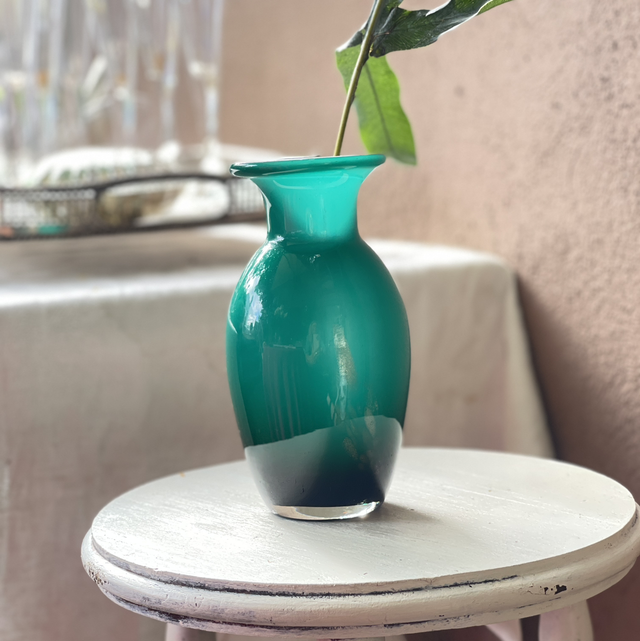 Türkise Vase Opalglas mit zarten Goldflocken