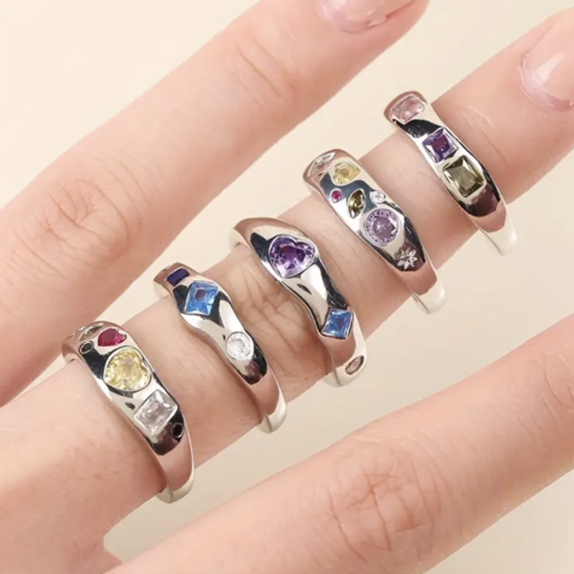 Adjustable asymmetrical ring