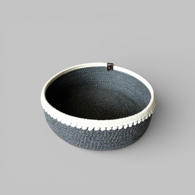 Panier haut bicolor pompons blancs - bords droits