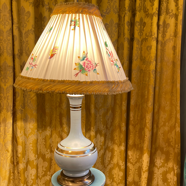  Emaille Leuchter mit goldenen Streifen und Schirm Schmetterlinge Seide