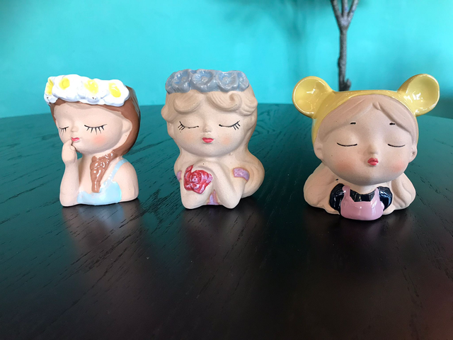 25813 bloempotje/ vaasje meisje klein