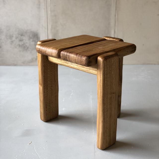 Tabouret en châtaignier massif 