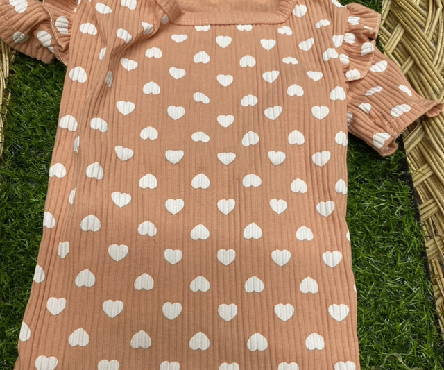 Ruffle sleeve heart print top