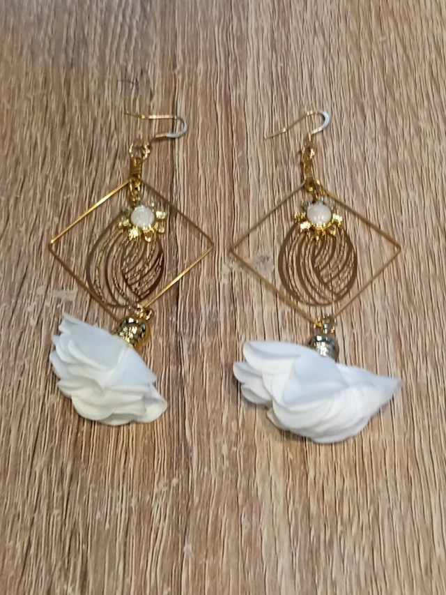 Boucles d'oreilles lustre Safed Phool