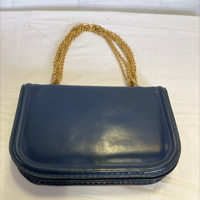 sac à main lanière dorée 