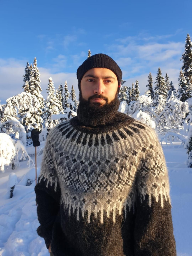 Føyka Polar Sweater Kit - Col 09 (Charcoal Alafosslopi and Hillesvåg Troll and Blåne) - Wool &amp; Pattern - Linka Neumann