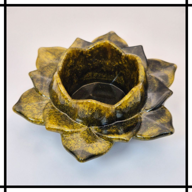Handmade Resin Lotus Flower Tealight Holder – Black &amp; Gold | Decorative Mindfulness Home Décor - LTH-001