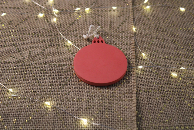 Les suspensions boule (personnalisable sur demande: prénom, mot..)