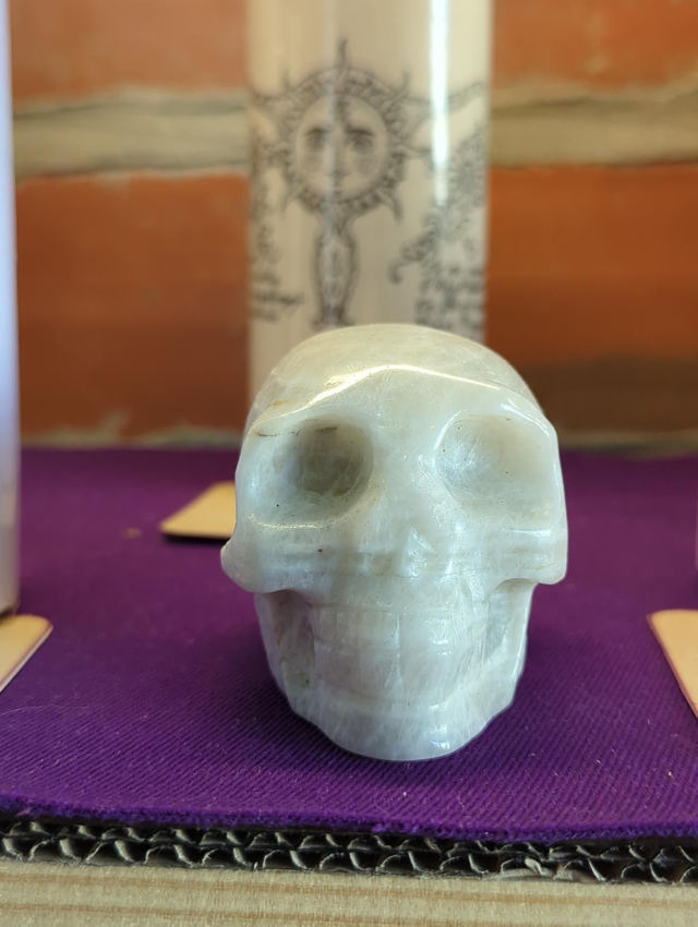 004 Pierre de Lune Crâne 355gr