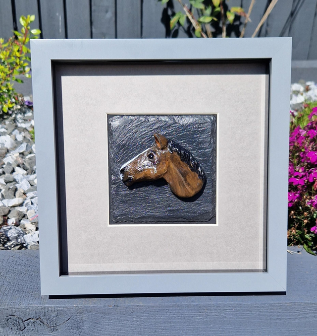 Bay horse box frame