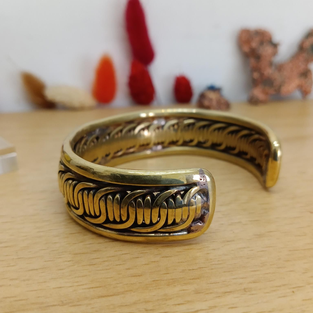 Bracelet en laiton pur tressé – style arête de poisson, pièce unique