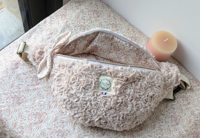 Sac banane Winter Bear 🐻 rose