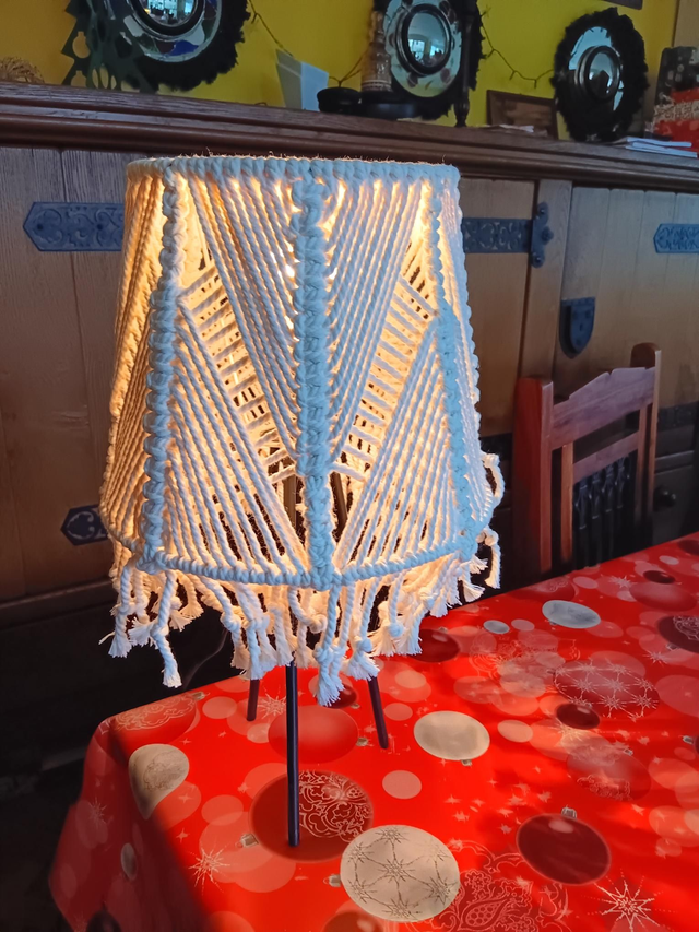 Workshop Macramé : sleutel- en tassenhangers, lampenkap, uiltje, broeksriem en hondentuigje