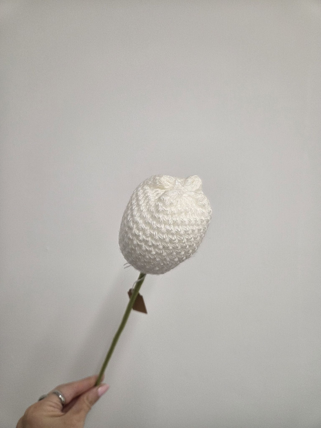 White Tulip Forever Crochet Flower - LW-012