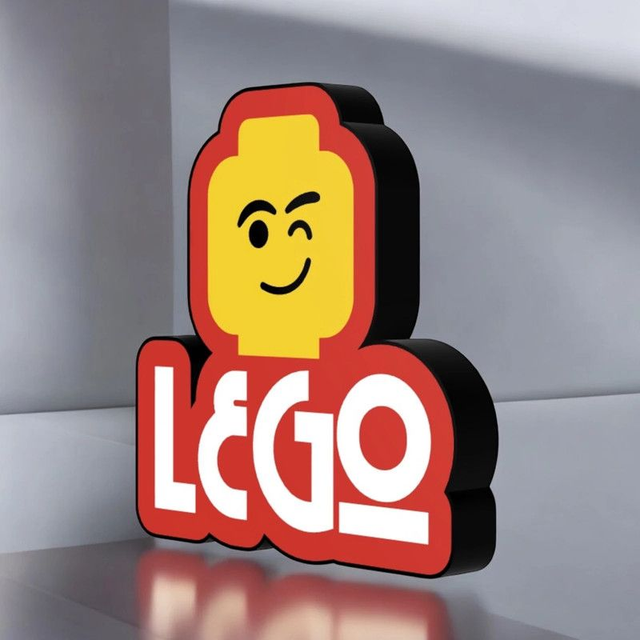Lampe 3D LEGO Rétro LED - L’icône du jouet illumine ton espace !