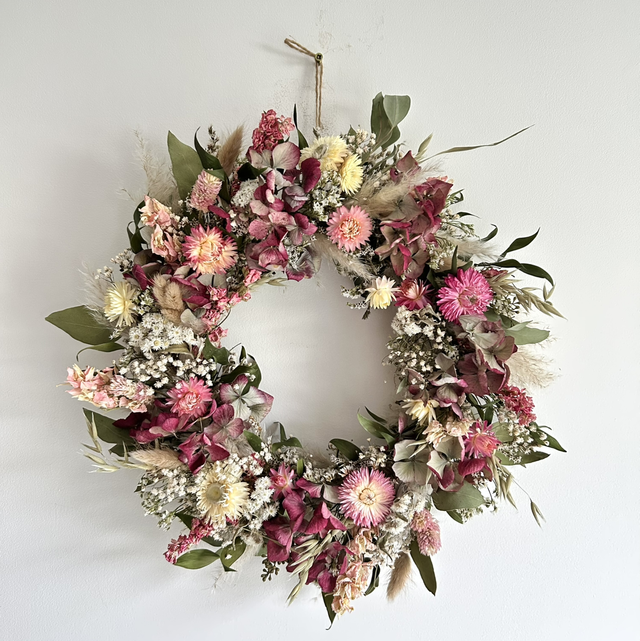 ‘Annabelle’ dried flower full moon wreath