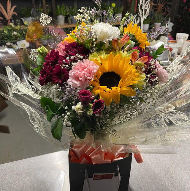 Aqua pack fresh flower bouquet 